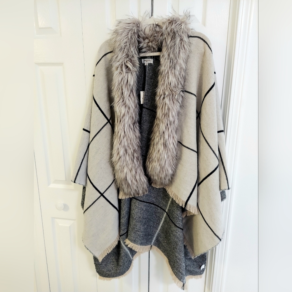 World Market Poncho Cape, NEW! Faux Fur Detachable Collar